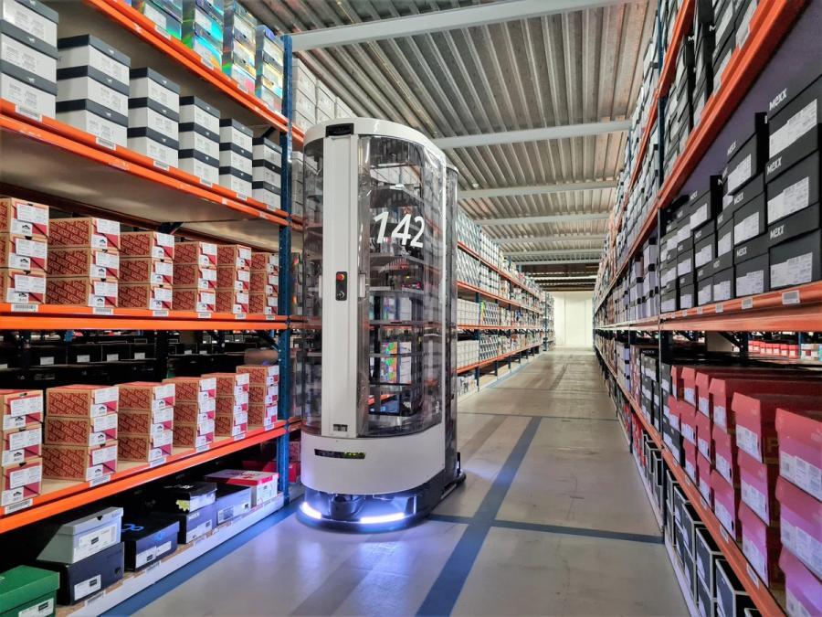 Smart Warehouses: Technologies Shaping the Future of Logistics