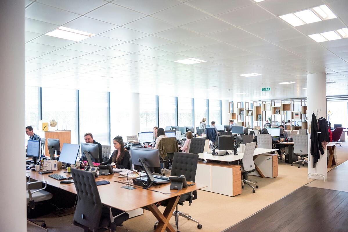 How “Microshifting” Is Changing the Rules of Office Work — Who Benefits from It and What the Advantages Are