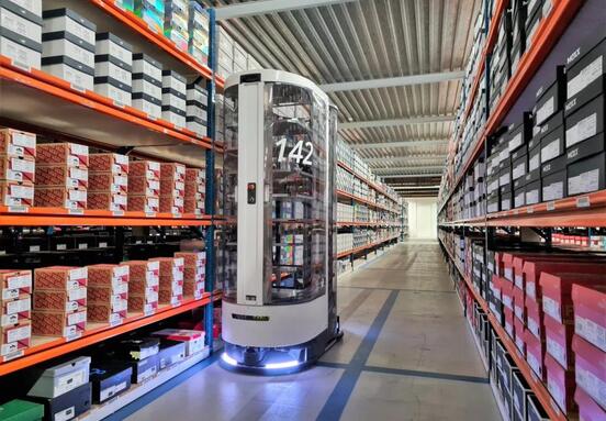 Smart Warehouses: Technologies Shaping the Future of Logistics